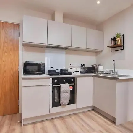 Beautiful 1 Bedroom Flat In - Sleeps 4 شقة *