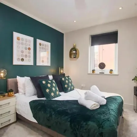 Beautiful 1 Bedroom Flat In - Sleeps 4 شقة