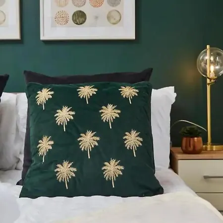 Beautiful 1 Bedroom Flat In - Sleeps 4 شقة ليدز