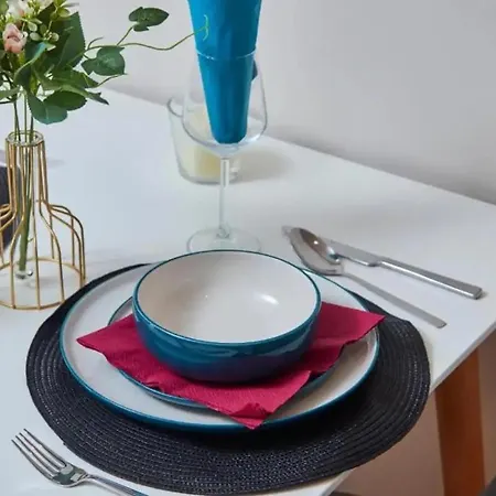 Beautiful 1 Bedroom Flat In - Sleeps 4 *