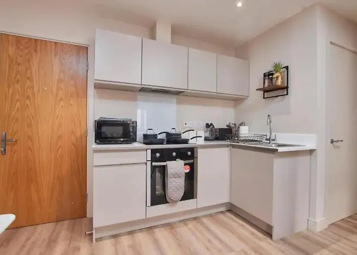 Beautiful 1 Bedroom Flat In - Sleeps 4 Apartment *