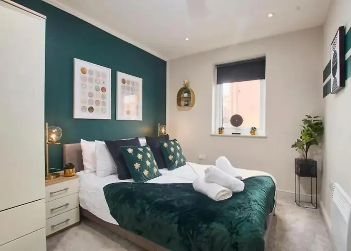 Beautiful 1 Bedroom Flat In - Sleeps 4 Apartment