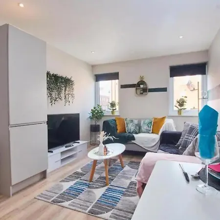 Beautiful 1 Bedroom Flat In - Sleeps 4 *